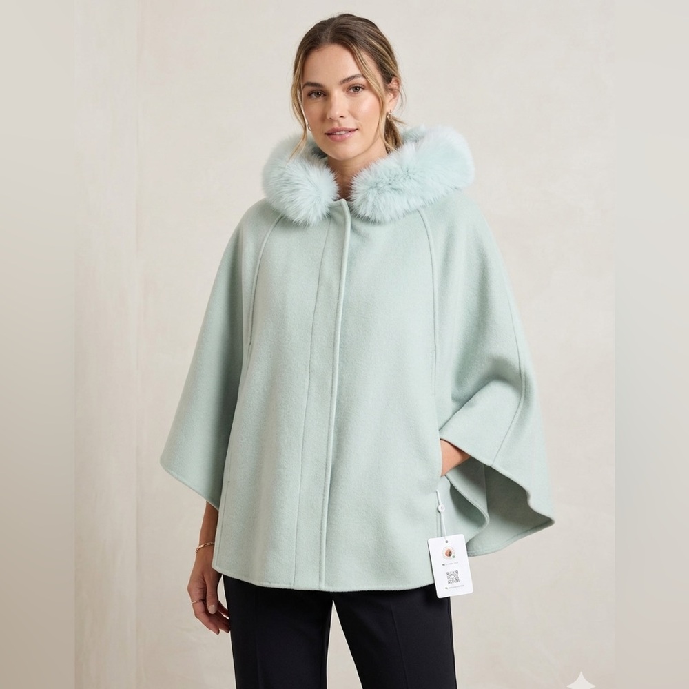 Women’s Light Sage Trench Coat with Fur Collar